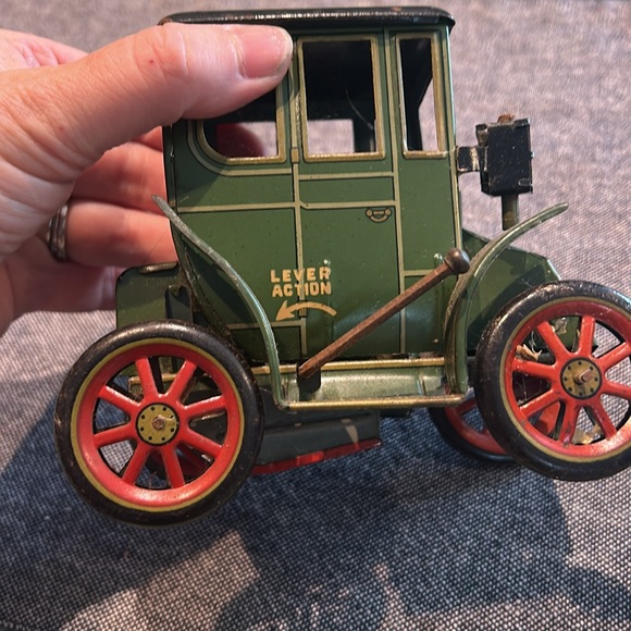 Vintage Tin Litho Toy Car Lever Action Wind-Up Taxi – Collectible Antique 1950s - Picture 8 of 9